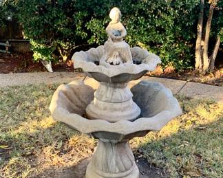 Large Birdbath/Fountain