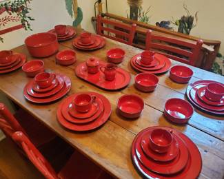 Modern red pottery dish set
