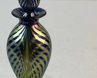 1983 Signed Steven Correia Art Glass Feather Pulled Iridescent Perfume Bottle w/ Stopper
