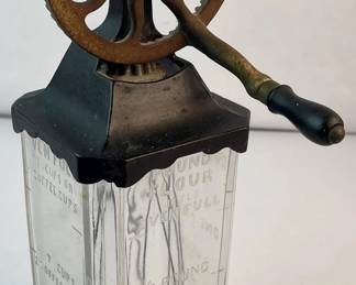 c. 1900 Silvers Co. Brooklyn NY Cast Iron Egg Beater Measuring Glass Mixer WORKS