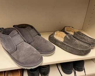 Men’s size 11 Ugg slippers