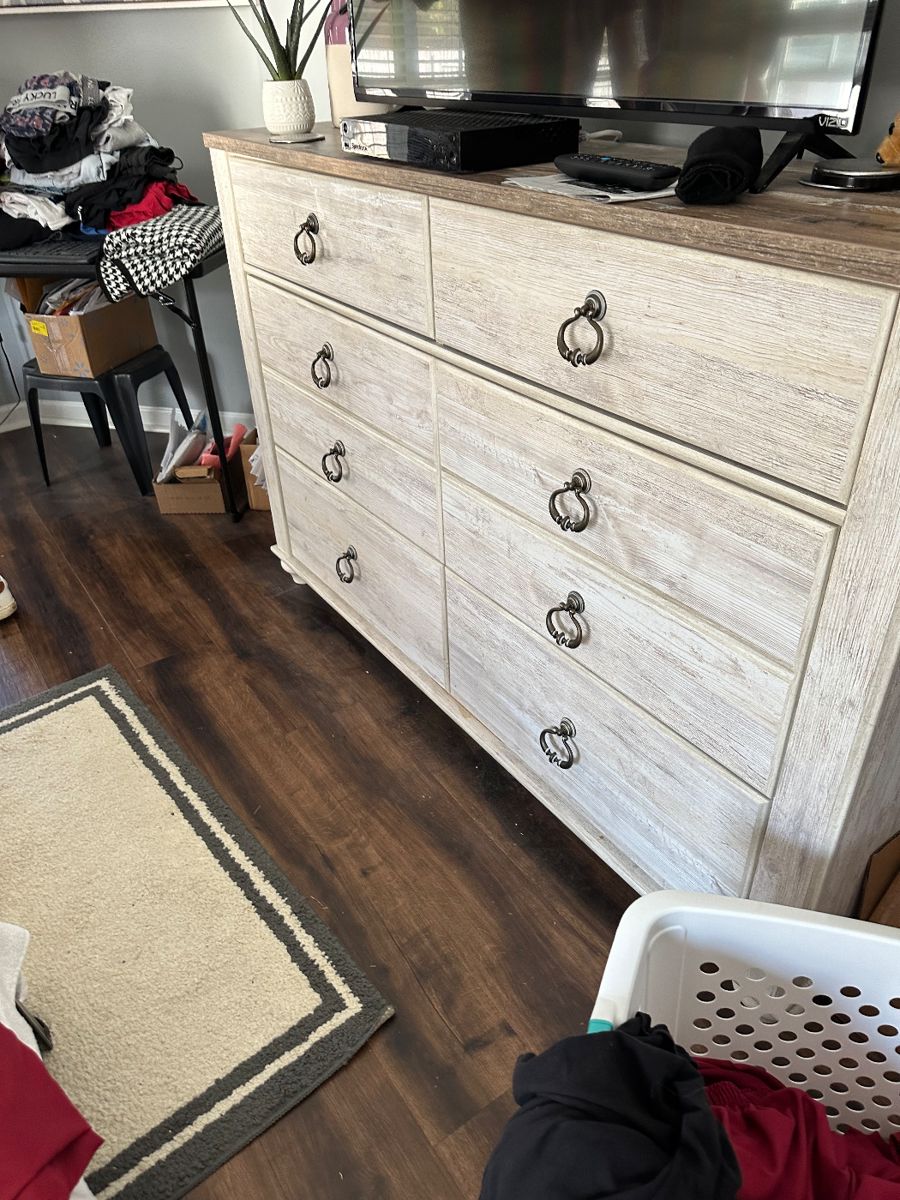 Pelham Sale starts on 11/25/2023