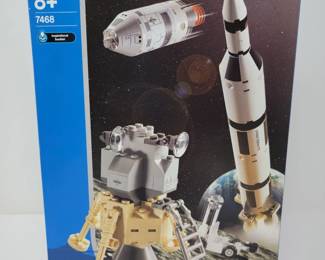 NIB LEGO Discovery Saturn V Moon Mission Lego Set 7468