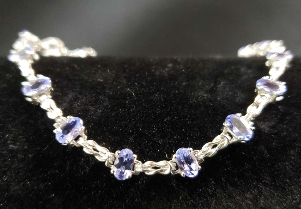 "Festival of Gifts" in Evans, GA. Starts Closing on Fri 12/1 at 8pm. Pickup on Mon 12/4 from 12-6pm. Please click here to view more photos, descriptions, and current bids:&nbsp;https://ctbids.com/estate-sale/24353