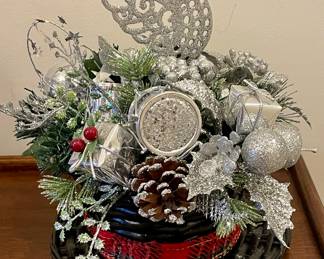Top Hat Christmas Centerpiece 