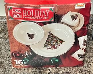 Christmas Dinnerware Set