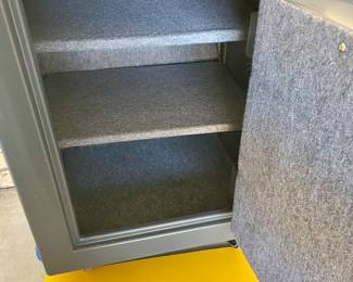 New* Sentry D880 Safe w/Combination