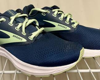 Like New Brooks Shoes - 8.5m