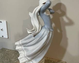 Additional view of LLadro Spring Breeze~