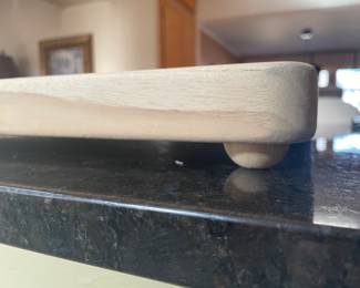 Additional view of 24" x 18" cutting board w/4 feet ~