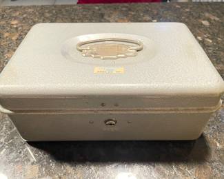 Vtg Union Model No 1111 tackle box,  was $14, NOW $7