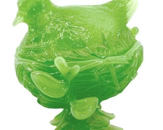 Vintage Westmoreland Green Art Glass Bird on Nest
