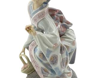 1984 Lladro Porcelain Geisha Sculpture
