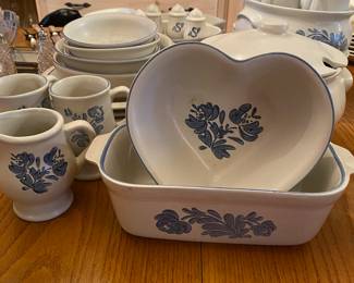 Pfaltzgraff Yorktowne Dinnerware/Serving Ware Set