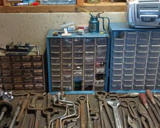 Assorment of Hand Tools 