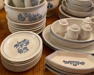Pfaltzgraff Yorktowne Dinnerware/Serving Ware Set