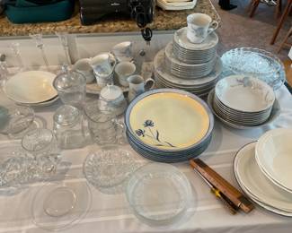 WONDERFUL DINNERWARE