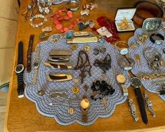 POCKET KNIVES, LADIES WATCHES