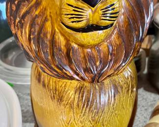 Lion vintage cookie jar