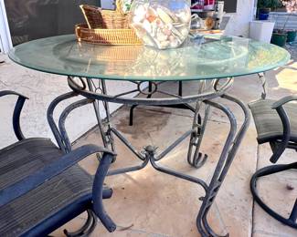 Outdoor patio glass top table