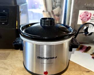 Miniature slow cooker - so cute!