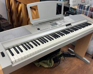 Beautiful Yamaha player piano