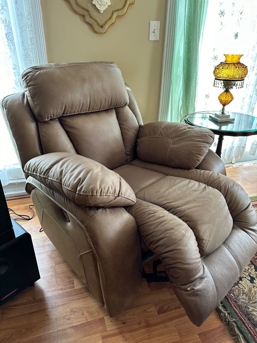 The Estate Sale Ladies Will be in Orlando starts on 12/15/2023