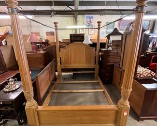 Queen Size Canopy Bed by Lexington