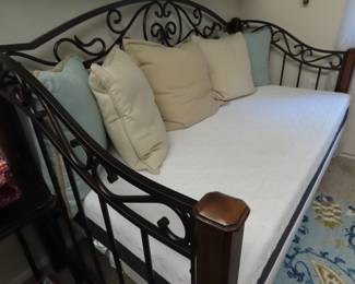 Iron/wood framed daybed (new mattress).