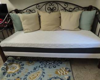Iron/wood framed daybed (new mattress).