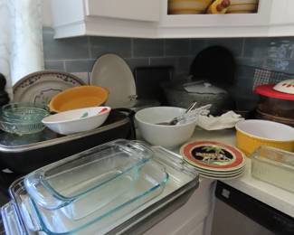 Kitchen Pyrex, large roasting pan, electric skillet,