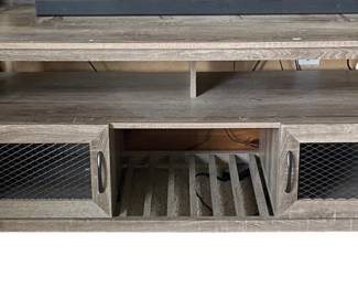 Farmhouse Chic Media Center