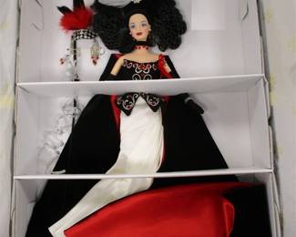 AUDREY HEPBURN AS HOLLY GOLIGHTLY IN BREAKFAST AT TIFFANY'S BARBIE DOLL