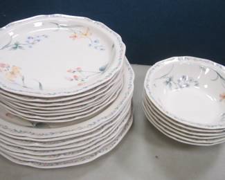 NORITAKE AMERICAN FLOWERS DISH SET