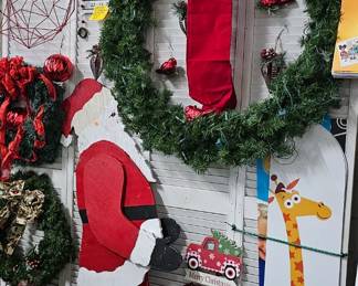 LOT OF CHRISTMAS DECOR