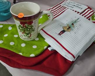 LOT OF CHRISTMAS ITEMS