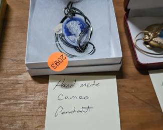 HAND MADE CAMEO PENDANT
