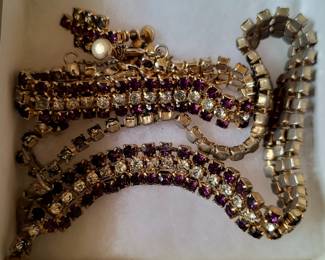 Lots of Jewelry