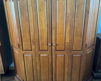 Tv/media corner cabinet