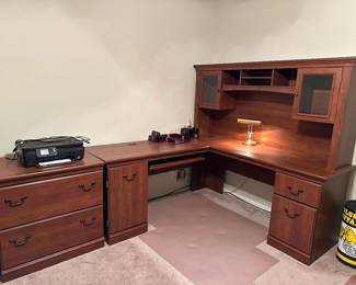Bush Executive Style Desk and matching Filing Cabinet 