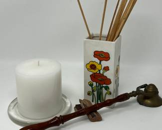 Lot 22 | Poppy Match Vase
