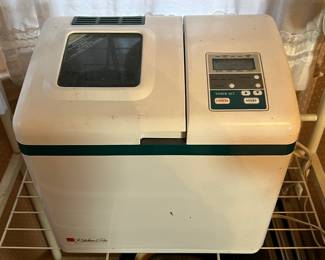 Lot 118 | Bread Maker
