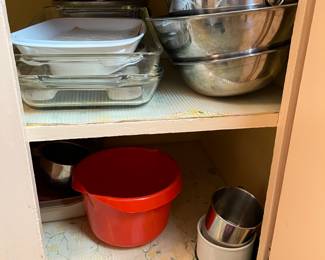 Lot 107 | Kitchen Contents Pyrex, Baking
