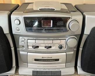 Lot 8 | Lenoxx Sound Cd Player Untested
