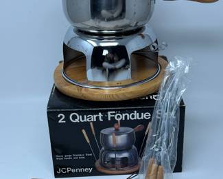 Lot 39 | Fondue Set 2Quart

