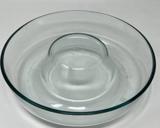 Lot 40 | Pyrex Glass Serving Bundt Dish
