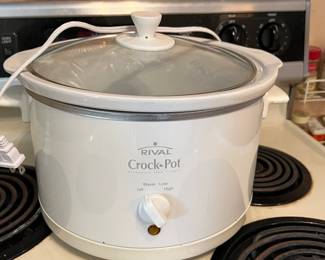 Lot 119 | Large Crockpot

