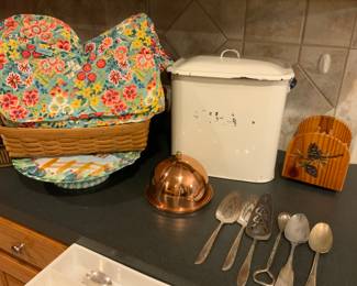 Longaberger Basket w/ new table runner &  placemats.  Vintage Metal Enamel Bread Bin w/ Lid. 
