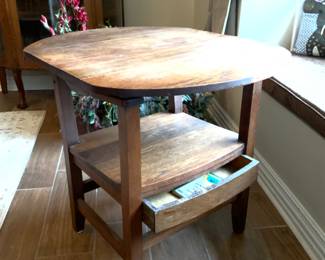 Tilt Top Table Seat