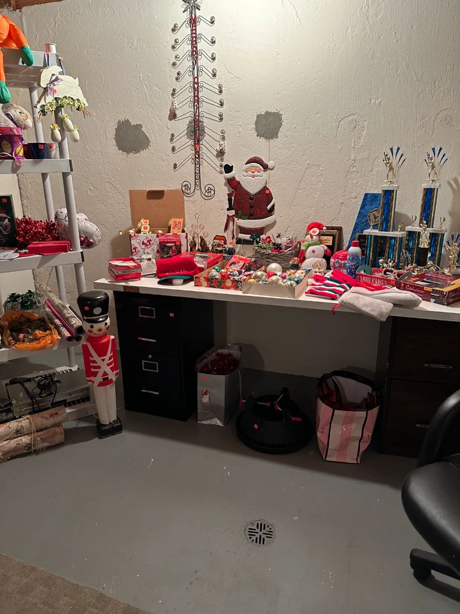 Beautiful Bloomfield Hills Estate Sale starts on 11/24/2023